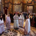 Najveća poseta vernika manastiru od početka Velikog posta: U Visokim Dečanima povodom praznika Cveti služena liturgija