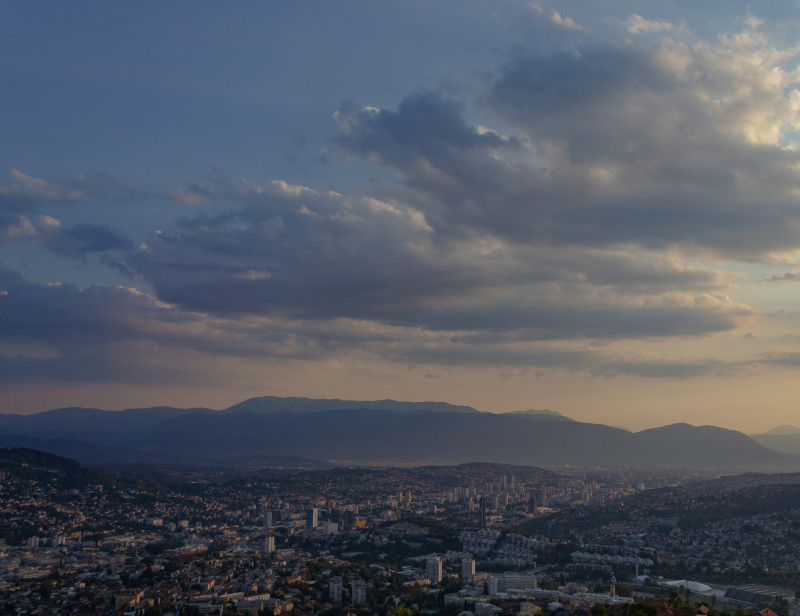 Vojni meteorolog o vremenu nekad i sad: Maglu iznad Sarajeva rasterivali smo mehanički, helikopterima