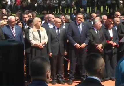 (UŽIVO) Premijer Vučević u Donjoj Gradini: Obeležava se Dan sećanja na žrtve genocida nad Srbima, Jevrejima i Romima