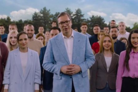 Snažna poruka predsednika Vučića: “Ljudi su najvažniji simbol Srbije, budućnost je u tvojim rukama” (VIDEO)