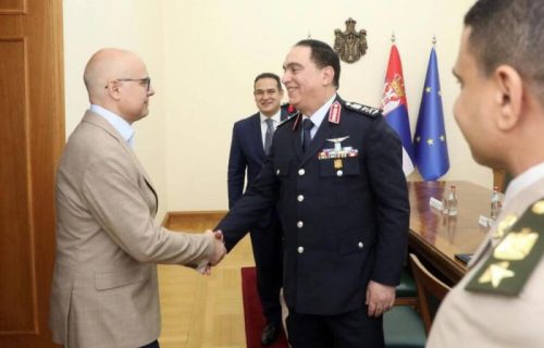 Premijer Vučević sa komandantom vazduhoplovnih snaga Egipta: Razgovarali o unapređenju saradnje (FOTO)