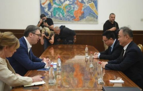 "Ponosni na čelično prijateljstvo sa Kinom": Vučić se sastao sa ambasadorom Li Mingom (FOTO)