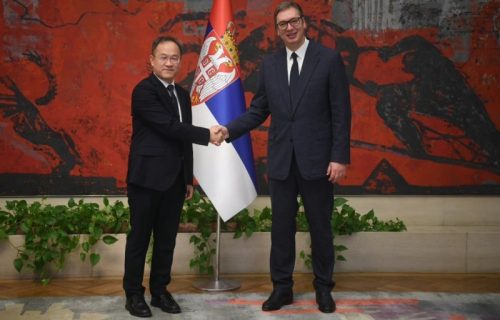 Vučić se sastaje sa kineskim ambasadorom Li Mingom