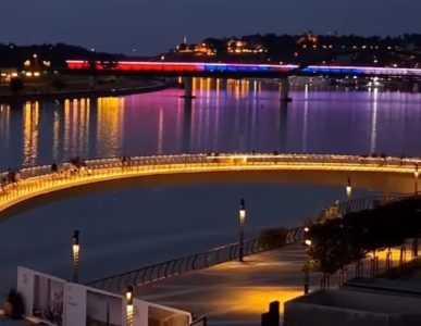 Nova atrakcija u Beogradu: Otvoren pešački mostić na Savskom šetalištu (VIDEO)