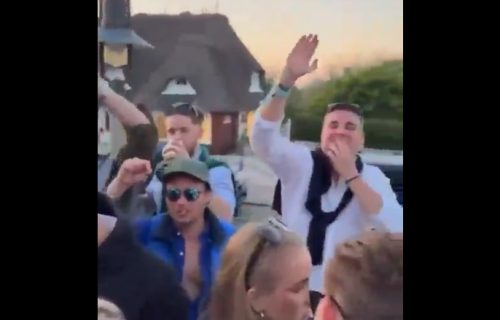 "Stranci napolje, Nemačka pripada Nemcima": Uz nacistički pozdrav grupa mladih uzvikivala rasističke parole (VIDEO)