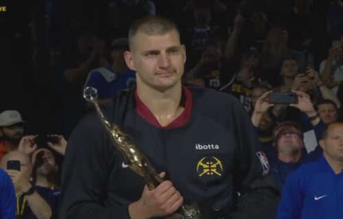 Jokiću po treći put uručena MVP nagrada: Zvanično je najbolji stranac u istoriji NBA lige (VIDEO)