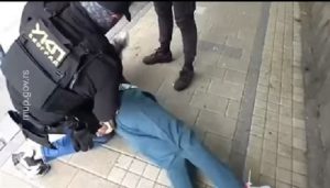 Akcija UKP i BIA: Uhapšen muškarac sa vojnom knjižicom Ukrajine, imao uniformu i šlem sa kamerom