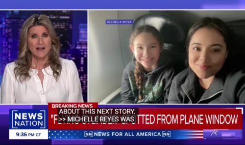 Sedela je pored prozora sa ćerkom u avionu, pa snimila vrlo ČUDAN OBJEKAT na nebu iznad Njujorka (VIDEO)