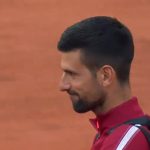 Prvo pojavljivanje Novaka nakon incidenta: Izašao sa kacigom pred fanove, evo kako "čuva" glavu (VIDEO)