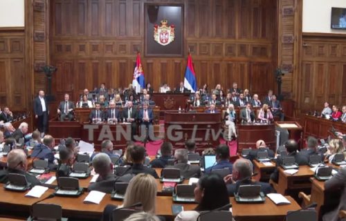 (UŽIVO) Sednica Skupštine o izboru nove Vlade: Vučević podnosi program i predlog sastava Vlade (VIDEO)