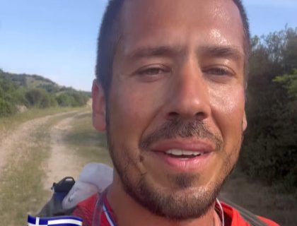 Nikola Rokvić stigao u Grčku: Na 18. dan hodočašća došao do Dorjana - prikupio ogromnu sumu novca za decu (VIDEO)