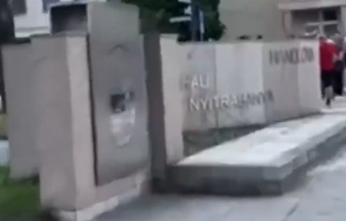 Prvi snimak nakon atentata na premijera Slovačke: Fico leži na zemlji, napadač uhapšen (VIDEO)