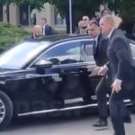 Atentator pre pucnjave uzviknuo "Robi, dođi ovamo" pa pogodio premijera Slovačke sa više hitaca (VIDEO)