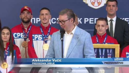 Vučić svečano dočekao “zlatne” boksere: “Hvala vam što ste decu vratili u sale, imaćemo veliki Bokserski centar” (VIDEO)