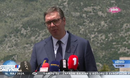 Predsednik Vučić iz Kotora: “Čovek koji mi je pretio smrću je svaki dan činio krivična dela” (VIDEO)
