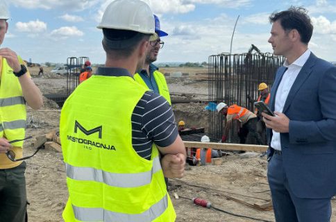 Počelo postavljanje šipova za Nacionalni stadion: Mali nenajavljeno posetio gradilište za EXPO (VIDEO)