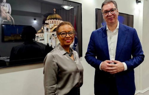 Nastavlja se intenzivna diplomatska borba: Predsednik Vučić sa Ingom Rondom King i Adoniom Ajebarom