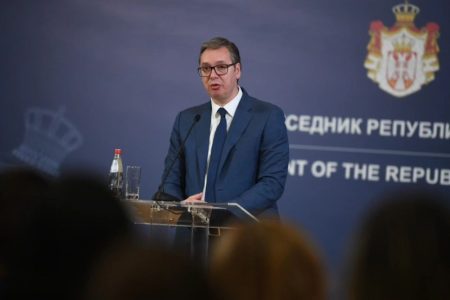 Vučić se sastaje s predsednikom Evropske federacije vodenih sportova Silvom