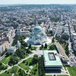 Sveštenik i sociolog dali ogovor na bitno pitanje: Da li treba da se krstite kada prolazite pored crkve?