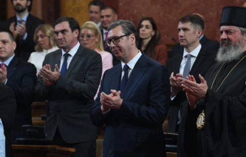 Predsednik Vučić uputio poruku novim ministrima: "Tražim od vas da se borite snažnije nego ikada za svoju zemlju i svoj narod" (FOTO)
