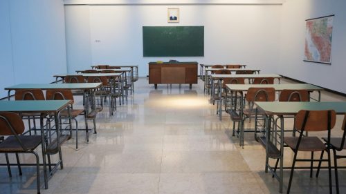 Objavljena rešenja testa iz srpskog jezika na maloj maturi: Učenike sutra čeka drugi ispit (FOTO)