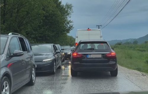 Nevreme izazvalo kolaps na putu od Požege do Čačka, pao dalekovod formirala se kolona (VIDEO)