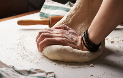 Dilema ljubitelja hleba - korejski ili indijski: Oba su lisnata, napravljena od mnogo slojeva