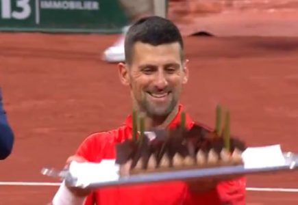 Oduvao Nemca, a onda… Švajcarci iznenadili Novaka: Kralju, srećan ti rođendan (VIDEO)