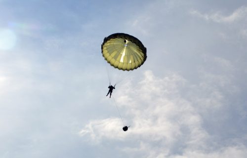 Uspešno završena osnovna padobranska obuka decembarske klase u 63. brigadi Vojske Srbije (FOTO GALERIJA)
