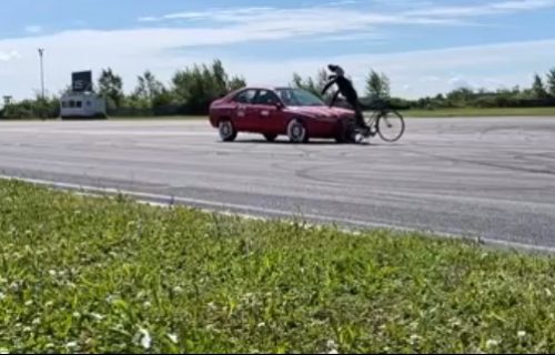 Upozorenje: Evo kako izgleda kada auto udari pešaka ili biciklistu i to pri samo 30 km/h (VIDEO)