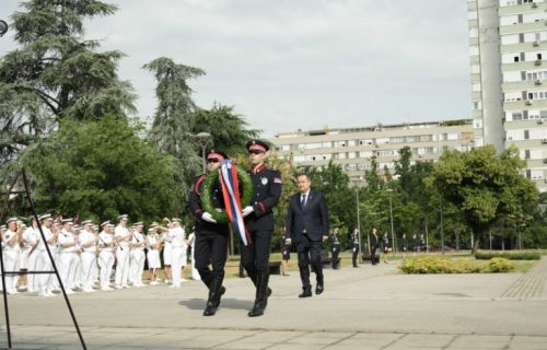 Ministar Dačić položio venac za sve na dužnosti stradale pripadnike MUP-a (FOTO)