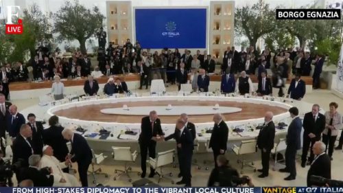 G7 pre­ti Pe­kin­gu i Te­he­ra­nu, Papa podržao veštačku inteligenciju: Ovo su glavne vesti sa samita u Italiji (VIDEO)