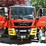 Međunarodni dan Vatrogasaca: Kompanija NIS organizovala izložbu i druženje dece sa vatrogasnom jedinicom