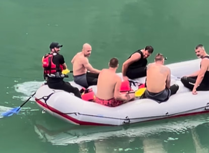 U vodi kao u reketu: Jokić osvaja divlju Taru, sa njim je sve moguće (VIDEO)