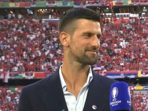 Kakvo veče u Atini: Novak i Janis “zapalili” halu, gledaju Evroligu, a Grci u ekstazi (FOTO)