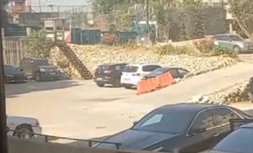 Pucnjava ispred američke ambasade: Alarmirane oružane snage - ima povređenih (VIDEO)