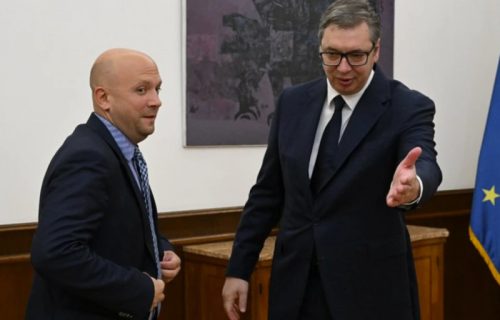 Vučić sa Zaracinom otvoreno o situaciji na KiM: Primio u oproštajnu posetu ambasadora Češke (FOTO)