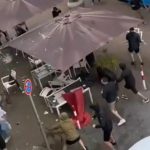 Haos u Gelzenkirhenu! Lete stolice, sevaju pesnice... Englezi pokušali da otmu zastave Srbima pa dobili po turu (VIDEO)