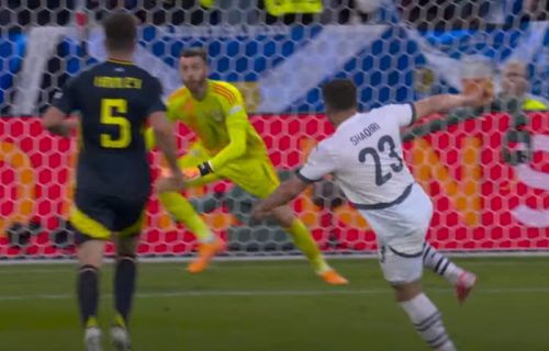 Provokator jeste, ali što ima levicu! Šaćiri "ubio pauka" u mreži Škota (VIDEO)