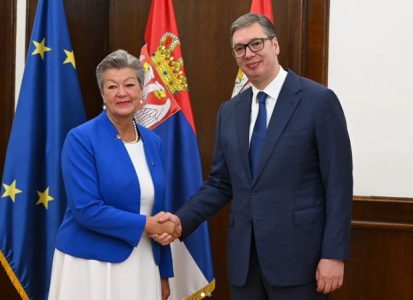 Vučić sa evropskom komesarkom: Osigurati bezbednost Srba na KiM i sprovesti do sada postignute dogovore