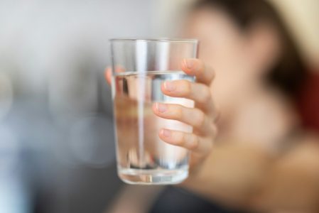 Naučnici otkrili tehniku lečenja štucanja koja deluje u 100 odsto slučajeva i ne nema veze sa vodom