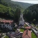 Manastir Tumane posećuju ljudi iz celog sveta, u nedelju presvlačenje moštiju Svetog Zosima