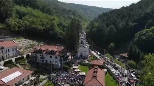 Manastir Tumane posećuju ljudi iz celog sveta, u nedelju presvlačenje moštiju Svetog Zosima