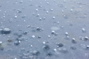 Potop na jugu Srbije: Stuštilo se silovito nevreme, ulicama tekle reke, tukao grad (VIDEO)