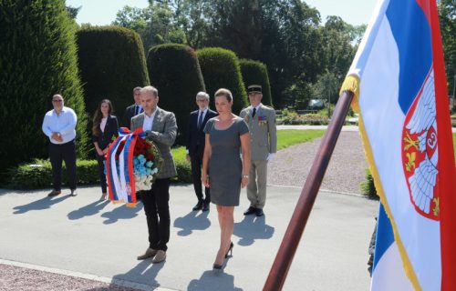 Položen venac na Spomenik zahvalnosti Francuskoj na Kalemegdanu (FOTO)