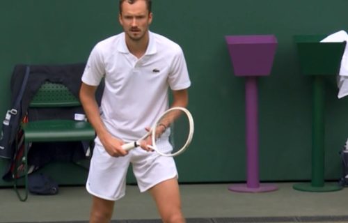 Medvedev se plasirao u finale Halea, savladao Zvereva posle velike borbe