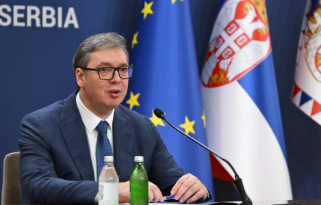 Predsednik Vučić najavio: “U narednim danima bitni susreti, velike promene guraju našu zemlju napred” (FOTO)