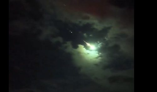 Misteriozna pojava na nebu iznad Istanbula: Zvaničnici se i dalje nisu oglasili o "vatrenim loptama" (VIDEO)