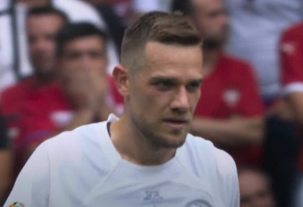 Zvezda u finišu slomila hrabri TSC: Elšnik sjajnim golom iz slobodnog udarca doneo pobedu (VIDEO)