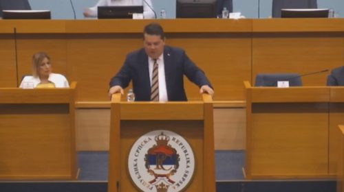 Narodna skupština Republike Srpske usvojila zakon kojim uvodi himnu Bože pravde i nemanjićki grb